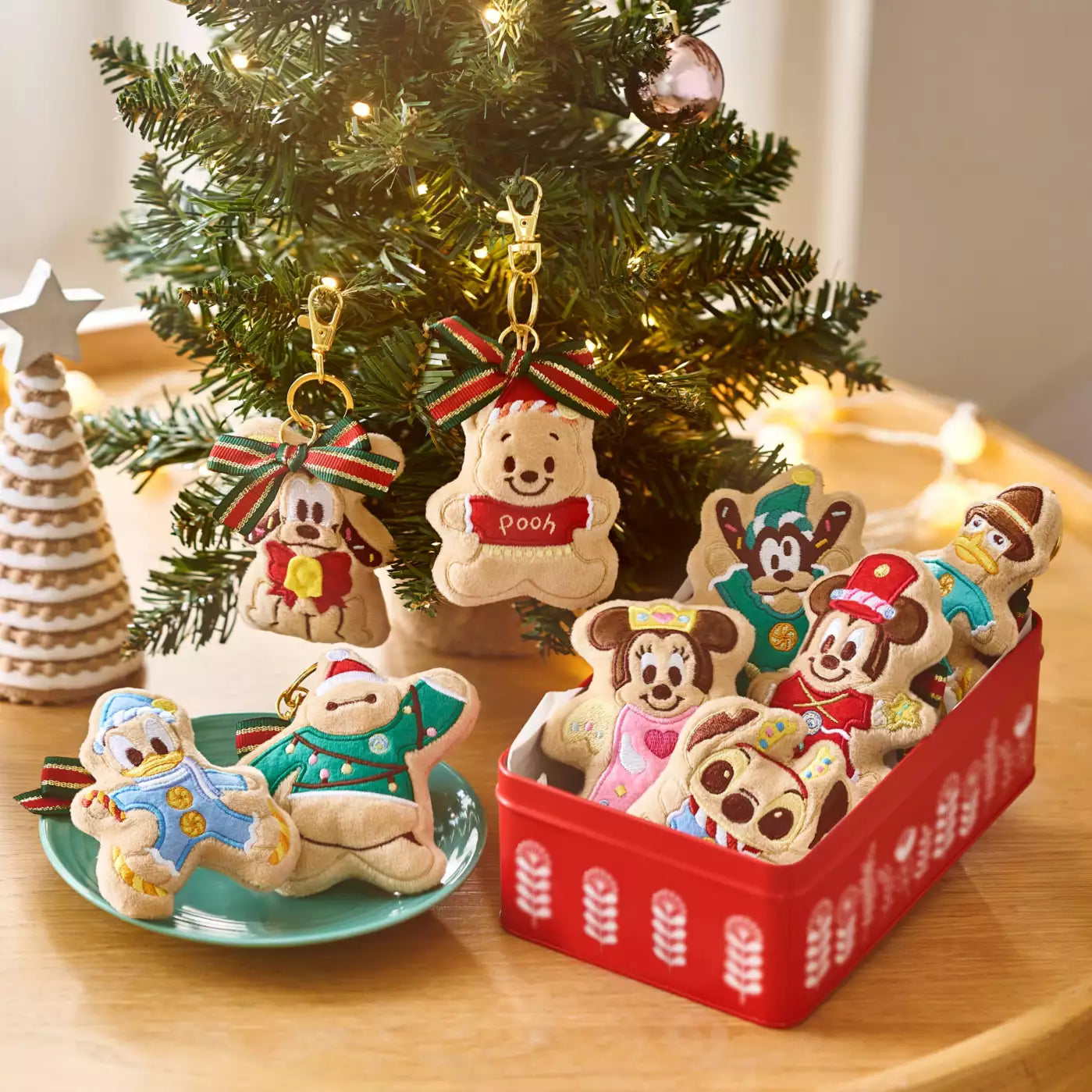 Disney Christmas 25 - Cookie Keychain